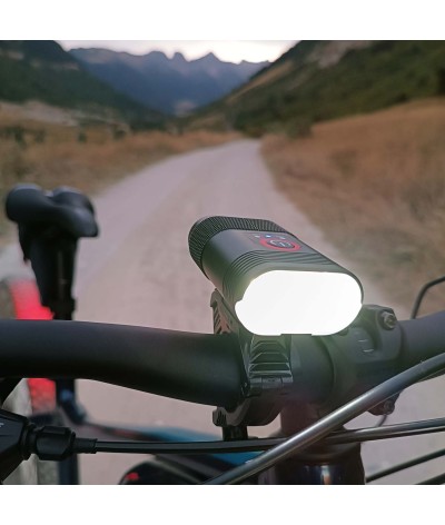 Feu avant Aina 600 LM USB